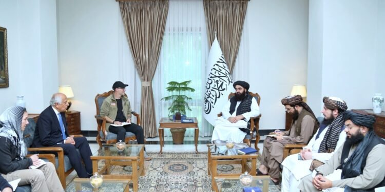 کابلگه امریکالیکلر سفری؛ طالبان: ایکی تامانلمه مناسبتلر بحث اېتیلدی