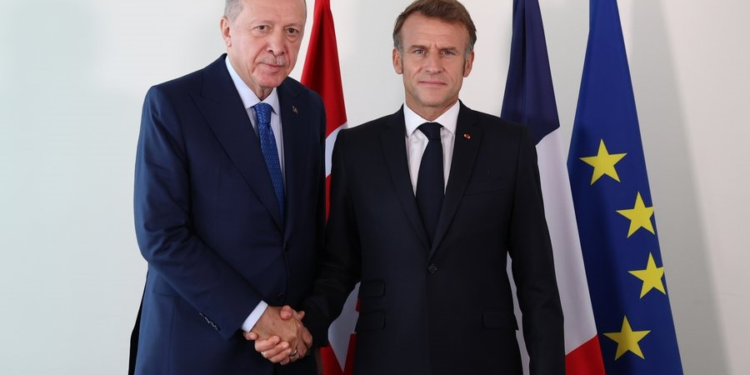 اردوغان و مکرون اوچره‌شووی؛ غزه و اوکراین احوالی همده ایکی تامانلمه مناسبت بحث اېتیلدی