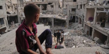 اسراییل باسیملری دوامی؛ غزه اهالیسی یشش مکان‌لرینی ترک اېتیش‌لری بویروغ بېریلدی