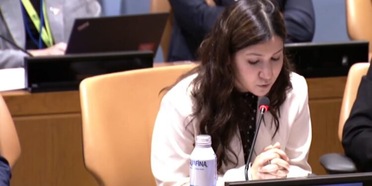 افغانستان اوچون موزاییک ریجهسی؛ نازیلا علمی: هر قندهی ریجهده یاشلر اۉرنی اعتبارگه آلینسین