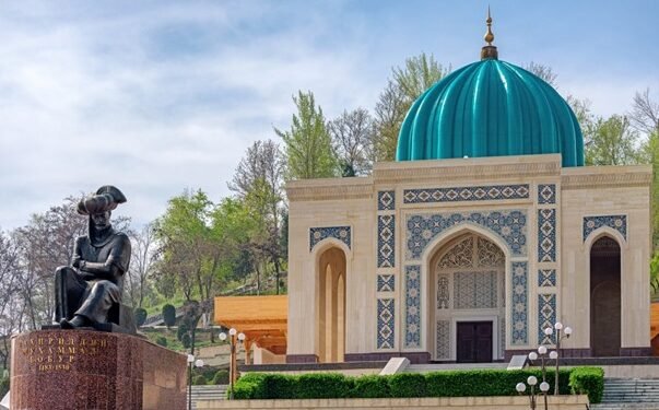 بابر یادگارلیگی؛ اندیجان توپراغیده قیته توغیلگن میراث