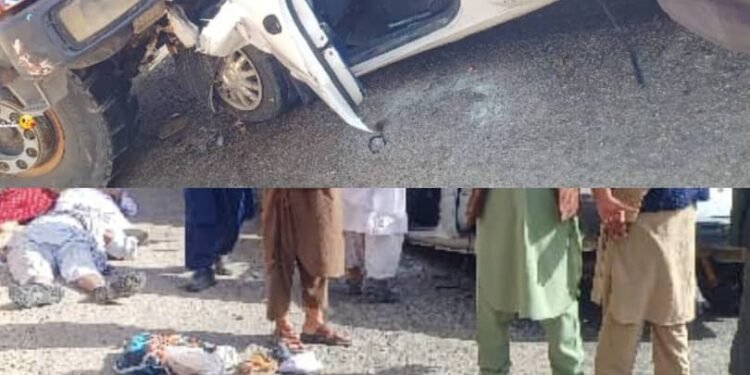 فاریاب‌ده قانلی ترافیکی حادثه؛ باله‌لر و عیاللر شامل ۱۲ کیشی اۉلیب و یره‌لندی