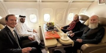 طالبان قماقخانه‌سیدن آزاد اېتیلگن بریتانیالیک ایر و خاتین بو مملکت‌گه ییتیب باردی