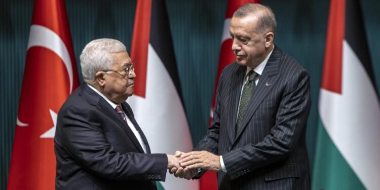 اردوغان و عباس اوچره‌شووی؛ اردوغان بوگون محمود عباس‌نی کوتیب آلیشی ریجه‌لشتیریلگن