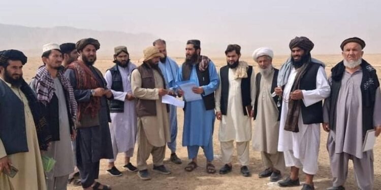 قندوزده طالبان تامانیدن افغانستانگه قیتریلگن مهاجرلرگه ییر ترقهتیش جریانی باشلندی