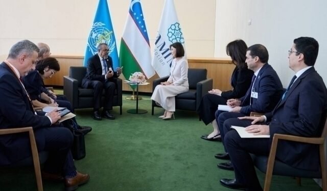 اۉزبېکستان بیرینچی خانمی ساغلیقنی سقلش تشکیلاتی باشلیغی بیلن اوچره‌شدی