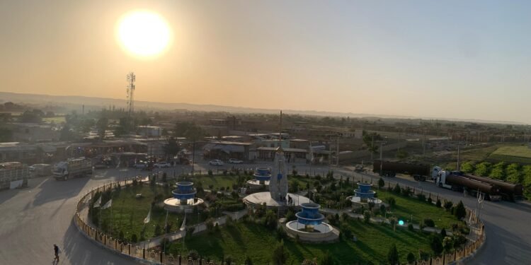 سرپلده بیر شخص موتر اوغریلیک عیبلاوی بیلن حبسگه آلیندی