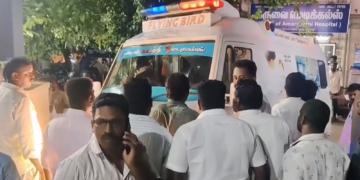 هندوستان‌ده سیاسی ییغین‌ده خلق گوجوم‌لیگی سبب ۸۰ گه یقین کیشی اۉلیب و یره‌لندی