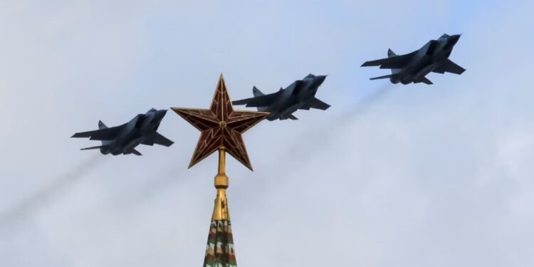 ناتو اعضاسی بۉلمیش استونی روسیه‌لیک اوچاق‌لر بو مملکت هوا حدودی‌گه اۉتگنینی اعلام قیلدی