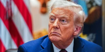 امریکا جمهور باشلیغی روسیه، چین و شمالی کوریانی امریکاگه قرشی فتنه اویوشتیریش‌ده عیب‌لدی