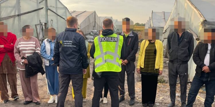 اوکراین‌ده قوللیکده اوشلب توریلگن اۉزبېکستان‌لیکلر آزاد اېتیلدی