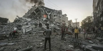 اسراییل هجوملری دوامی؛ یقین‌ده اویوشتیریلگن هجوملرده ۷۰ کیشی جان بېرگن