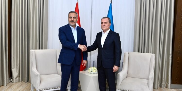 تورکیه و آذربایجان تشقی ایشلر وزیرلری اوچره‌شدی