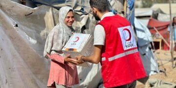 غزه‌ده انسان‌پرورلیک یاردملر؛ سونگی کونلرده کمیده ۳۵۰ یاردم یوک‌لنگن موتر غزه‌گه بارگن