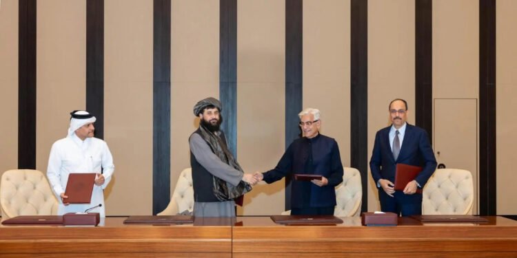 تورکیه و قطر واسطه‌چیلیگیده طالبان و پاکستان آتیش-کېسین کېلیشووینی امضالدی