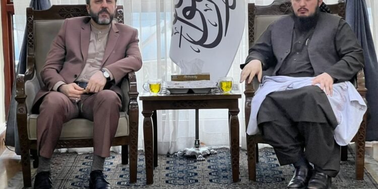 ایران حکومتی وکیلی طالبان بیلن سوو و چیگره مسالهلری بۉییچه مذاکره اۉتکزیش مقصدیده کابل کېلدی