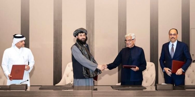 طالبان و پاکستان کېلیشووی؛ خواجه آصف: چیگره‌لر آچیلیشی خصوصیده تورکیه ییغینی‎‌ده بحث اېتیله‌دی