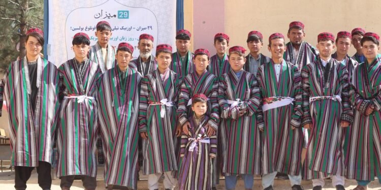 سنچارکده اۉزبېک تیلی ملی کونی نشانلندی