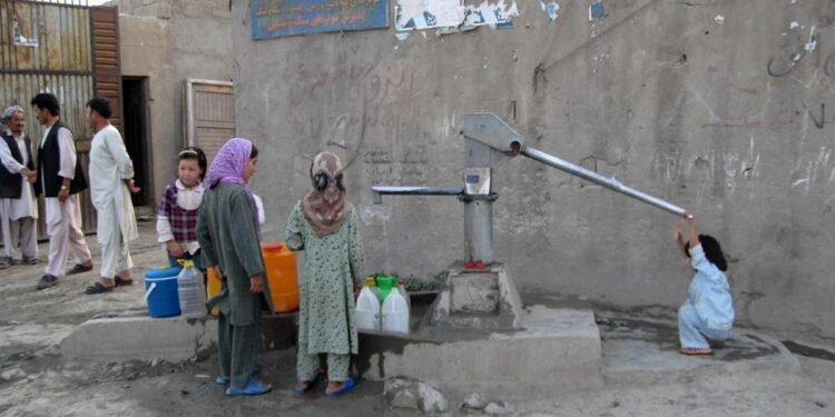 بیرلشگن ملتلر تشکیلاتی: افغانستان‌ده‌ ایچیملیک سوو معماسی حقیده آگاهلنتیردی