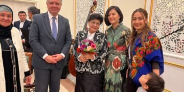 آلماننینگ برلین شهریده اۉزبېک تیلی ملی کونی نشانلندی