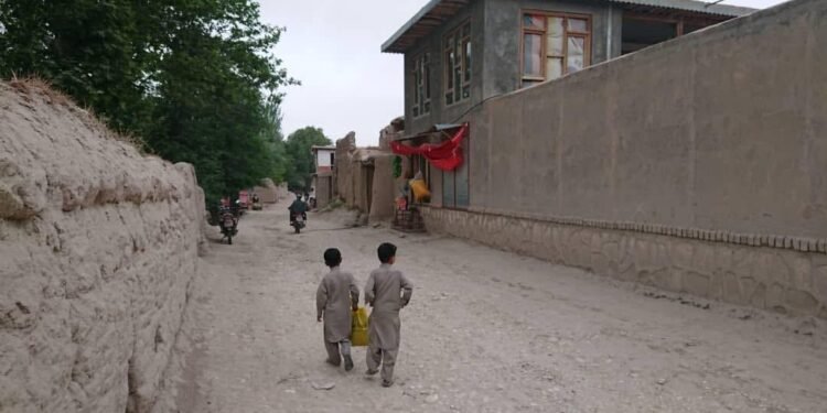 قیشلاقلر و مملکتلر چېگره‌سینی باسیب اۉتگن اۉزبېک تیل و مدنیتی