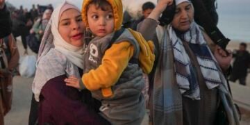 غزه‌ده آتیش-کېسین؛ کمیده ۲۰۰ مینگ بدرغه بۉلگن کیشی بو شهرگه قیتگنی خبر قیلیندی