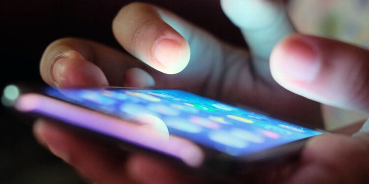 بیرلشکن ملتلرت تشکیلاتی عیاللر آنلاین تهدیدلر بیلن دوچ دېب اعلام قیلدی