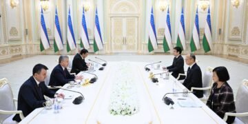 اۉزبېکستان جمهور باشلیغی آسیا ترقیات بانکی باشلیغی بیلن اوچره‌شدی