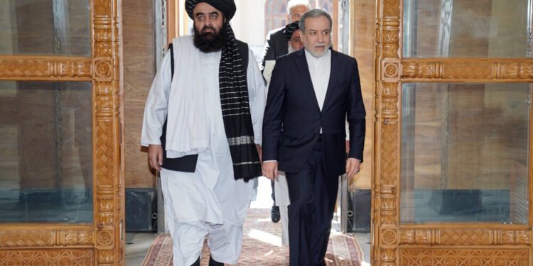 متقی و عراقچی تلیفونی صحبتی؛ منطقوی همکارلیکلر دوام اېتیشی تاکیدلندی