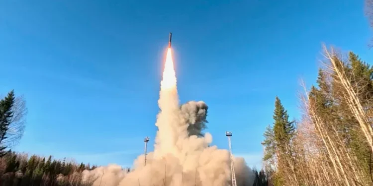 دنیاده تارتیشوولری جدیلنیشی؛ روسیه اتومی سیناو اوچون تیارگرلیک کۉرماقده