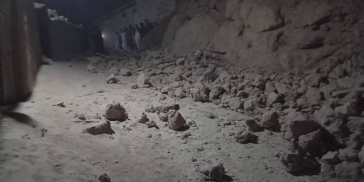 بلخ و سمنگان ولایتلریده زلزله نتیجه‌سیده ۲۰ دن آرتیق کیشی جان بېریب و ۵۳۴ کیشی یره‌لنگن