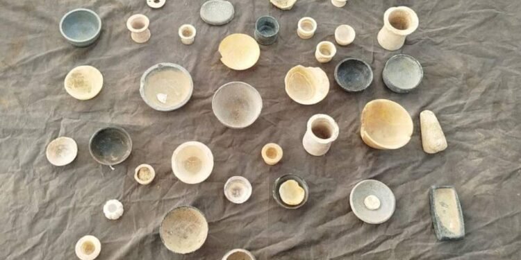 طالبان: نیمروزده اۉنلب تاریخی یادگارلیک قاچاق اېتیلیشی آلدی آلینگن