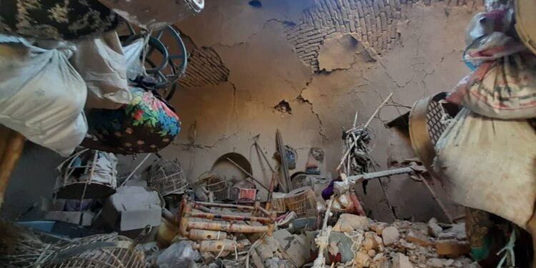 افغانستانده زلزله زیانلری؛ دبلیوایچ‌او: شفاکارلر عیاللر آزلیگی خذمت ترقه‌تیش برابریده معما یره‎‌تگن