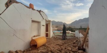 بیرلشکن ملتلر تشکیلاتی افغانستانده سونگی زلزله‌ده اوچ مینگ‌دن آرتیق اوی زیان کۉرگنیدن خبر بېردی