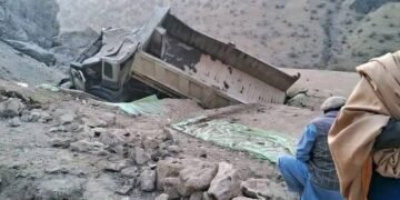 بدخشان‌ده ترافیکی حادثه نتیجه‌سیده آلتی کیشی اۉلیب و یره‌لندی