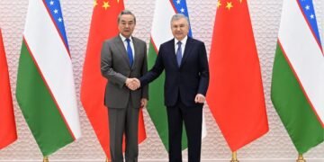 اۉزبېکستان جمهور باشلیغی چین تشقی ایشلر وزیری بیلن افغانستان حقیده صحبت‌لشدی