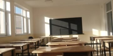 فاریاب‎‌ده سلطان حسین بایقرا مکتبی‌نینگ بناسی موسسه‌لردن بیری تامانیدن قوریلدی