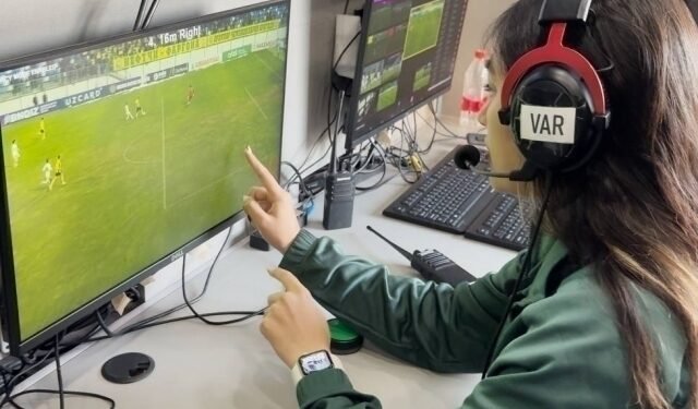 اۉزبېکستان سوپېرلیگه‌سیده ایلک بار عیال حکملر ایشله‌ماقده