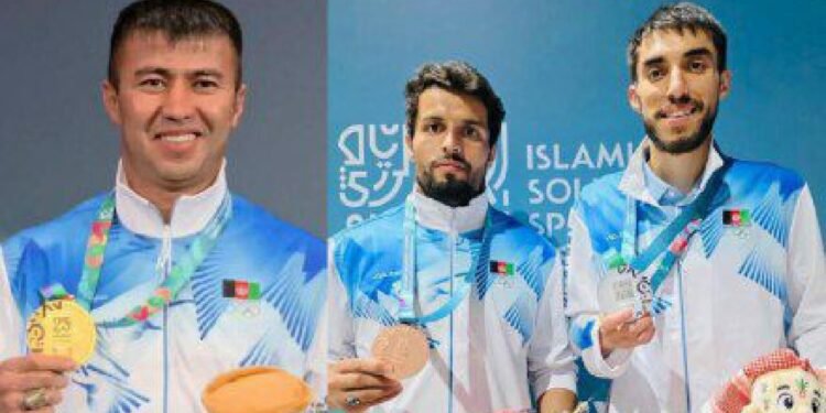 مدال آلگن افغانستان سپورتچیلری؛ اسلامی مملکتلر بیرلیگی اۉیینلریدن کابل‌گه قیتیب کېلدیلر