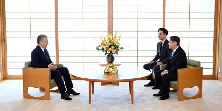 اۉرته آسیا مملکتلری رهبرلری جاپانگه سفر قیلیب بو مملکت یوقاری مرتبهلی رسمیلری بیلن اوچرهشدی