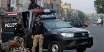 پاکستان پولیس کوچلری‌دن بیش کیشی ترورچی گروه‌لر هجومی نتیجه‌سیده جان بېردی