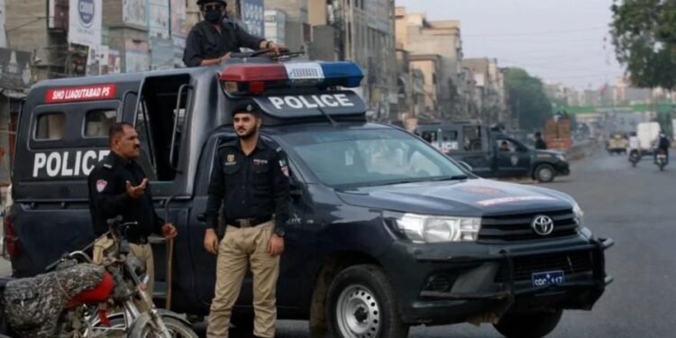 پاکستان پولیس کوچلری‌دن بیش کیشی ترورچی گروه‌لر هجومی نتیجه‌سیده جان بېردی