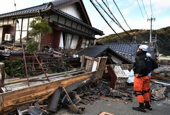 جاپانده کوچلی زلزله؛ سونامی یوز بېریشی آگاهلنتیریلدی