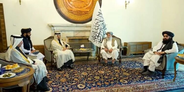 قطر ینگی ایلچیسی اۉز ایشانچ مکتوبینی طالبان باش وزیری‌گه تاپشیردی