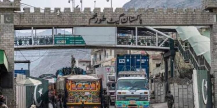 پاکستان: افغانستان بیلن چېگرهلرنی آچیش اوچون طالبلر امنیتی کفالتلرینی بېریشی کېرهک