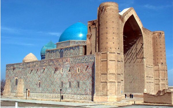 یسوی مکتبی شاعرلری تۉغریسیده تېکشیریشلر