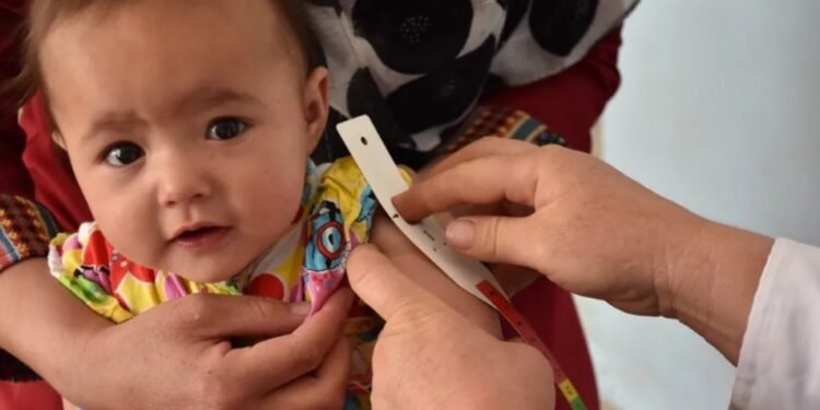 یونیسف: افغانستانده اۉتکیرتۉییب آوقتلنمسلیکدن اذیت چېکهیاتگن بالهلر سانی 3،7 میلیونگه یېتدی