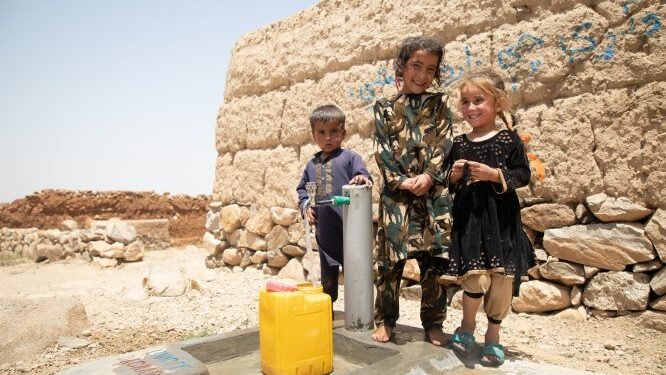 یونیسف: ننگرهارده ساغلام ایچیملیک سووی تأمیناتی بالهلرنی افلاس سوودن کېلیب چیقهدیگن کسللیکلردن حمایه قیلهدی