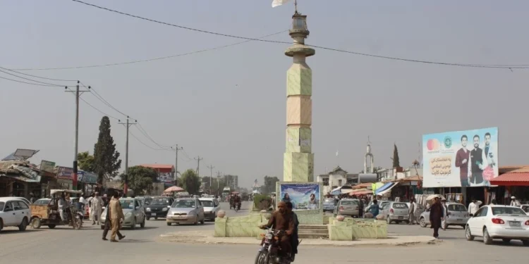 طالبان اېرته‌گه خوستده بیر کیشینی عامه‌ آلدیده قتل قیله‌دیلر