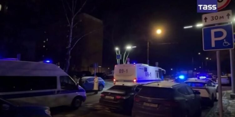 مسکوده پارتلش: ایککی نفر پولیس و هجومچی هلاک بۉلدی